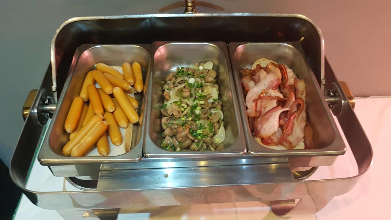海明威酒店 Patong 外观 照片